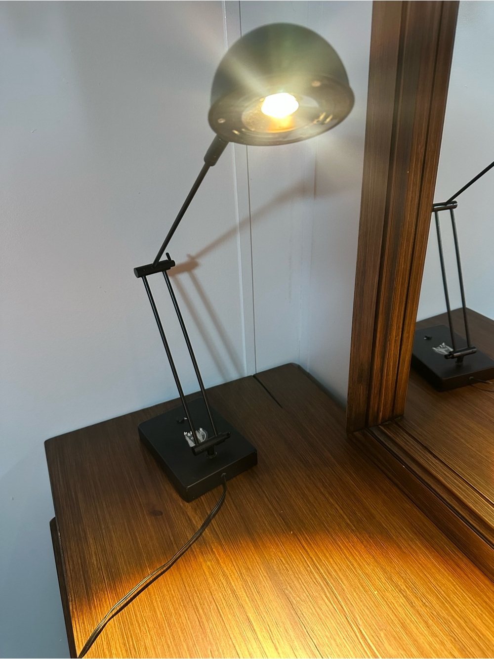 Threshold Adjustable Metal Desk Lamp / Task Lamp, Black, Excellent Condition
